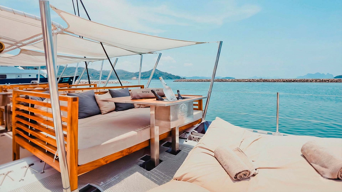 Аренда Party Catamaran 74ft на Пхукете